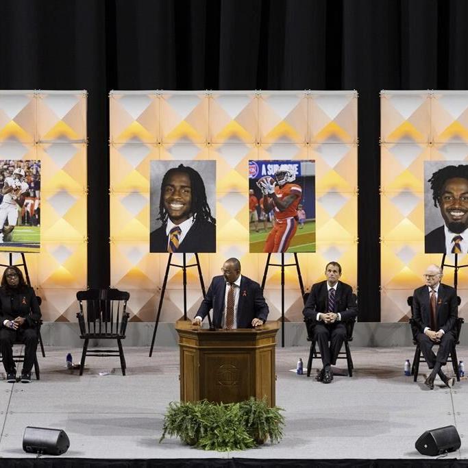 Citing ongoing criminal case, UVA further delays release of campus shooting findings